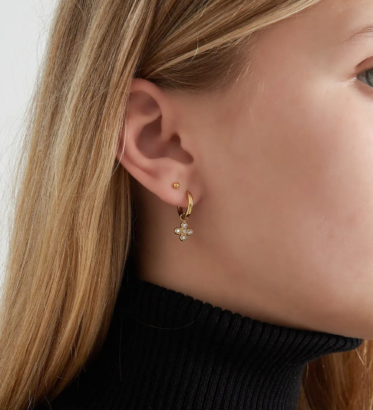 Yasèmia l Semiha Clover Hoop Earrings - 18K Gold - plated Stainless Steel & Zircons - Yasèmia