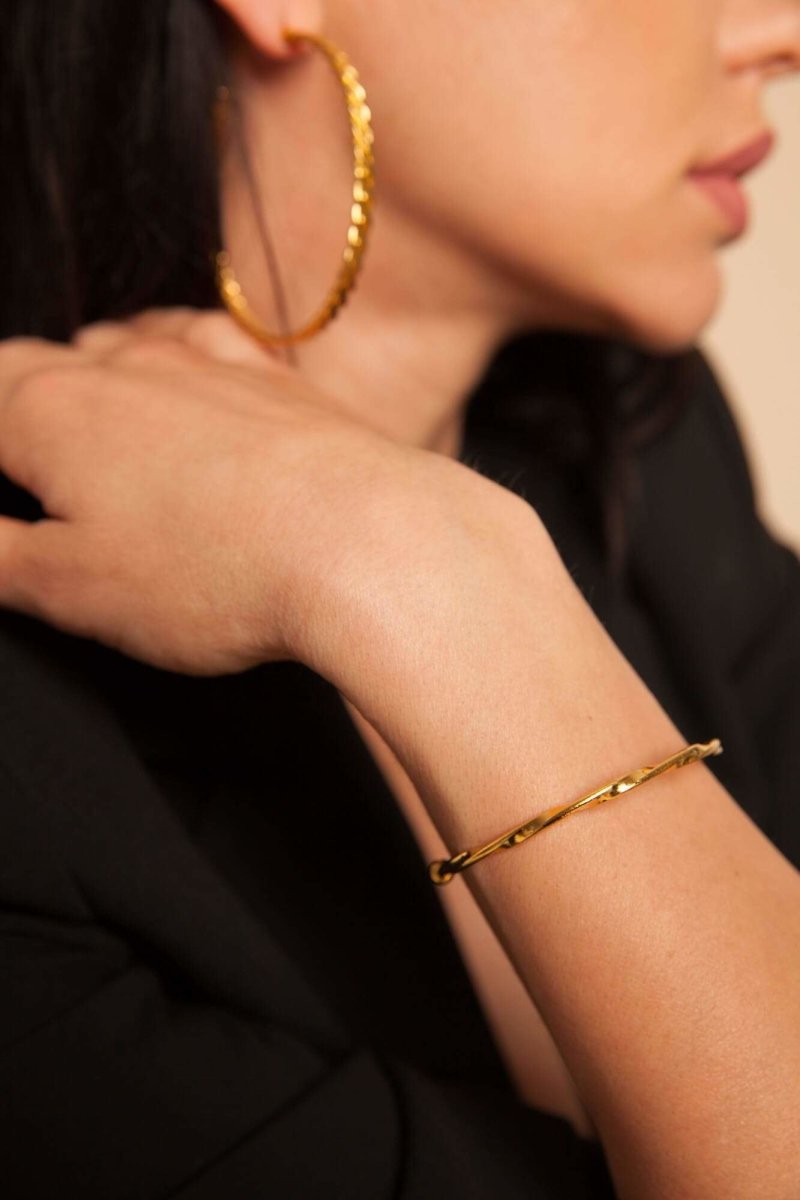 Naila Bangle Bracelet - Gold Plated Bronze - Yasèmia
